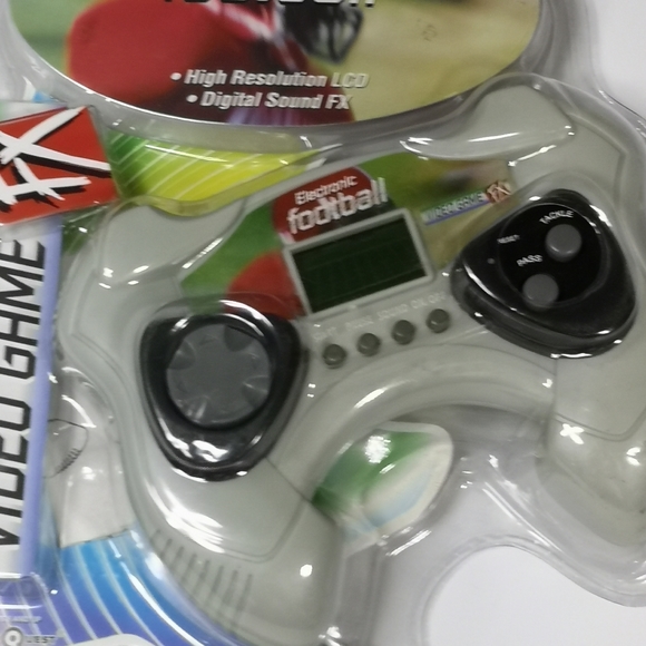 Video Game FX Electronic Football  Toy Quest  High Resolution LCD  Digital Sound - Picture 2 of 8
